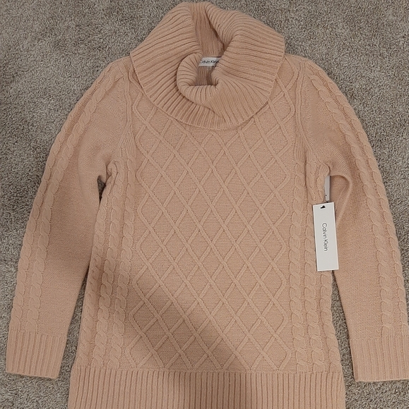 Calvin Klein Sweaters - Calvin Klein Women's Light Pink Sweater